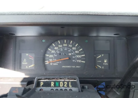 1986 Toyota Pickup 1/2 Ton Rn55 Dlx z USA, uszkodzony, nr VIN JT4RN55D3G0202116